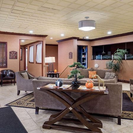 Quality Inn And Suites Fairgrounds - Syracuse Seneca Knolls Buitenkant foto