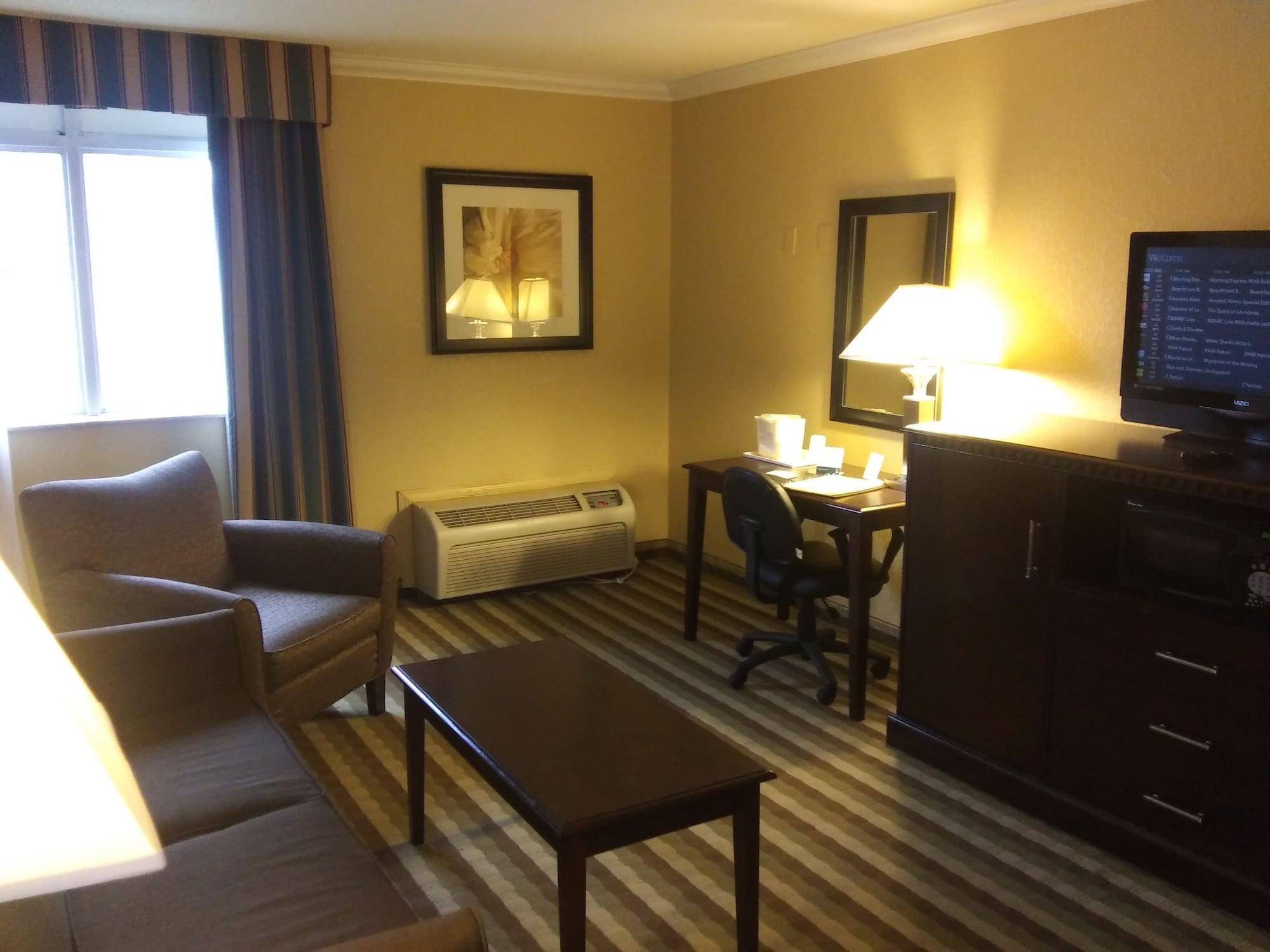 Quality Inn And Suites Fairgrounds - Syracuse Seneca Knolls Buitenkant foto