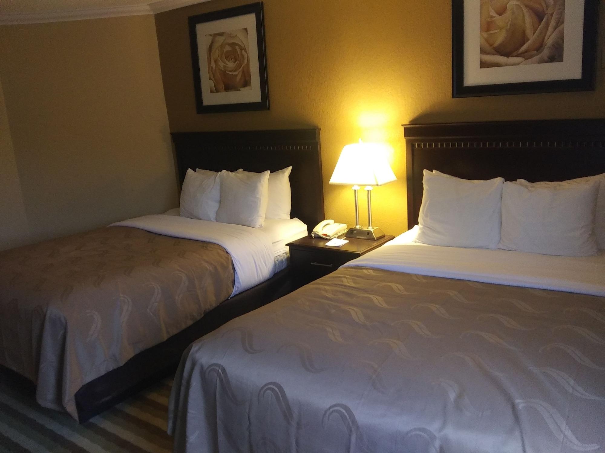 Quality Inn And Suites Fairgrounds - Syracuse Seneca Knolls Buitenkant foto
