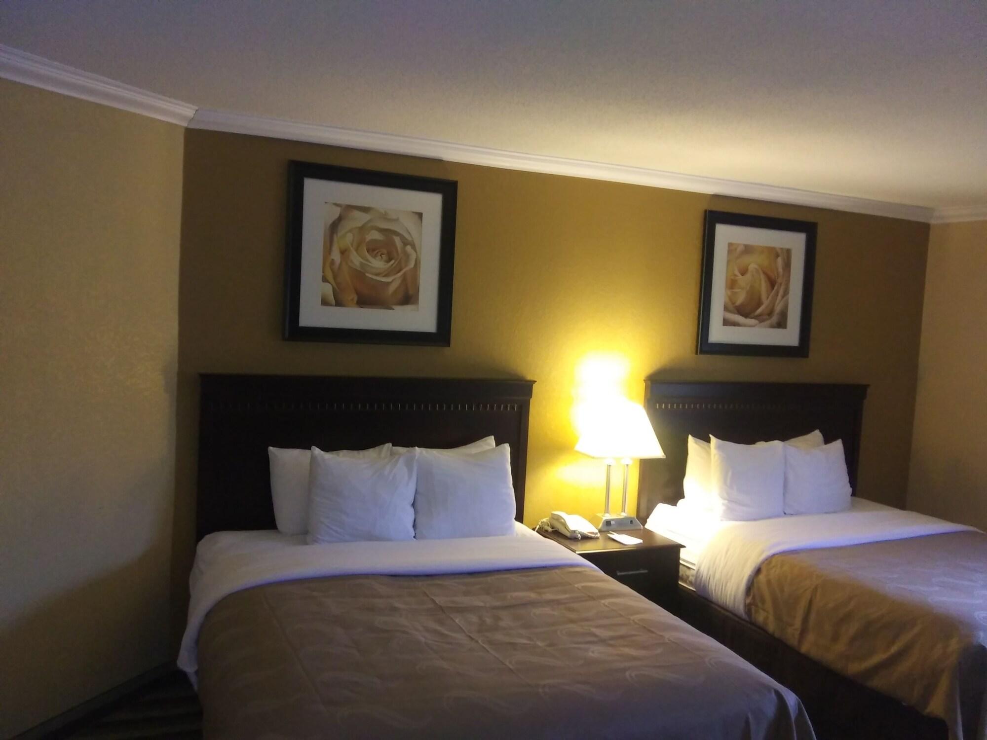 Quality Inn And Suites Fairgrounds - Syracuse Seneca Knolls Buitenkant foto