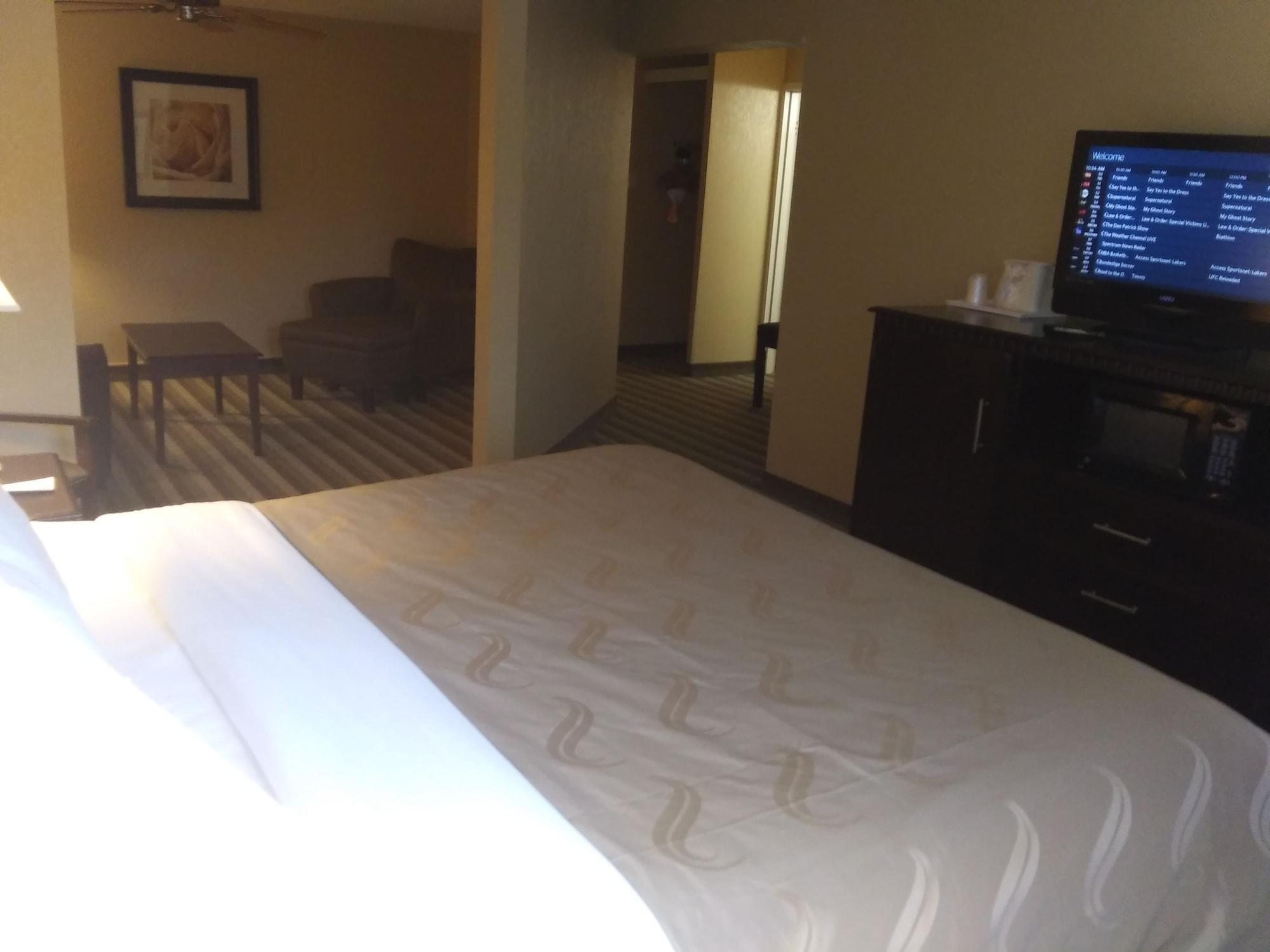 Quality Inn And Suites Fairgrounds - Syracuse Seneca Knolls Buitenkant foto