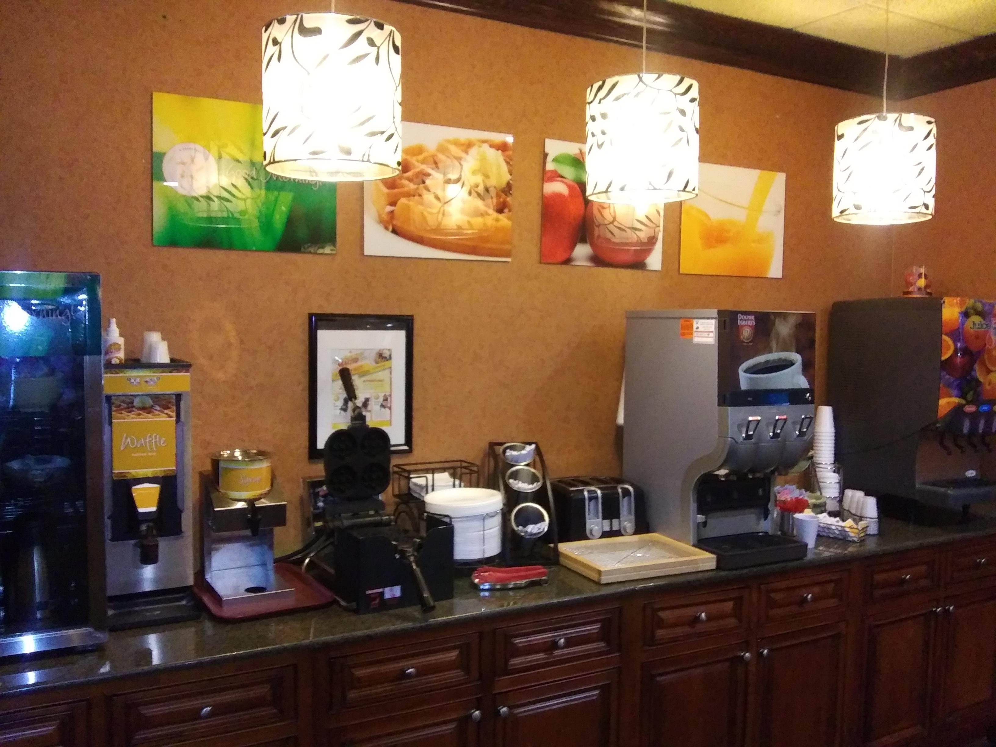 Quality Inn And Suites Fairgrounds - Syracuse Seneca Knolls Buitenkant foto