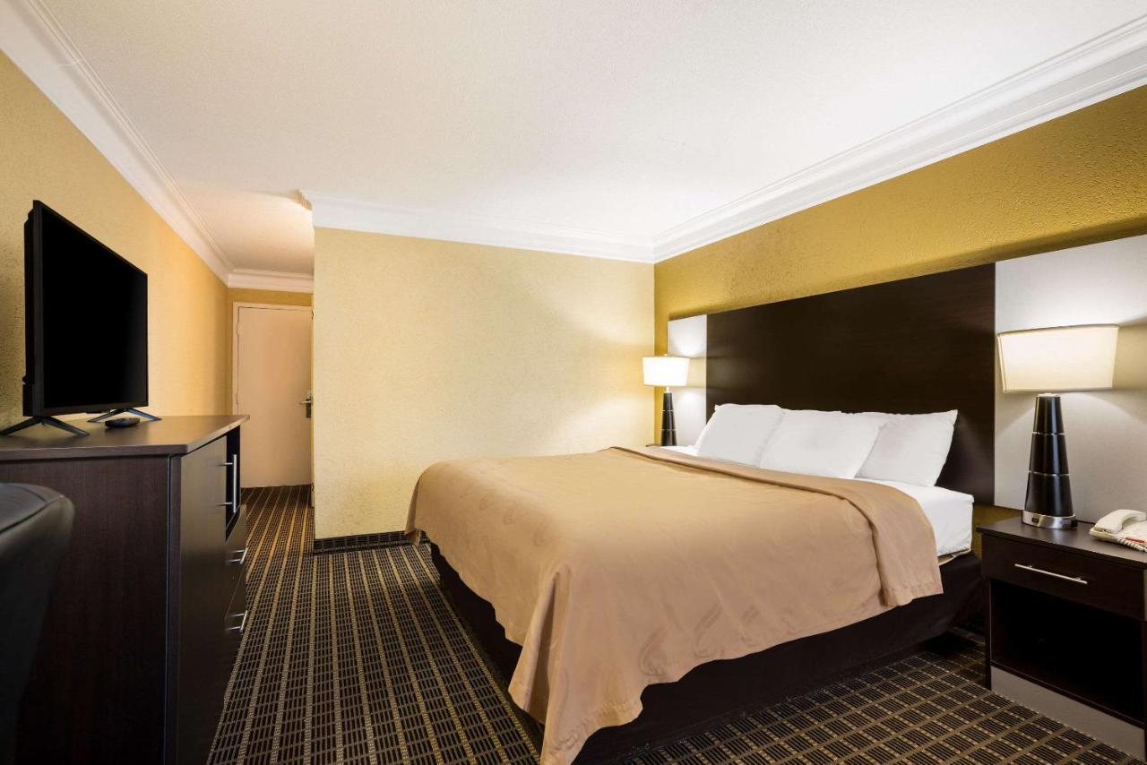 Quality Inn And Suites Fairgrounds - Syracuse Seneca Knolls Buitenkant foto