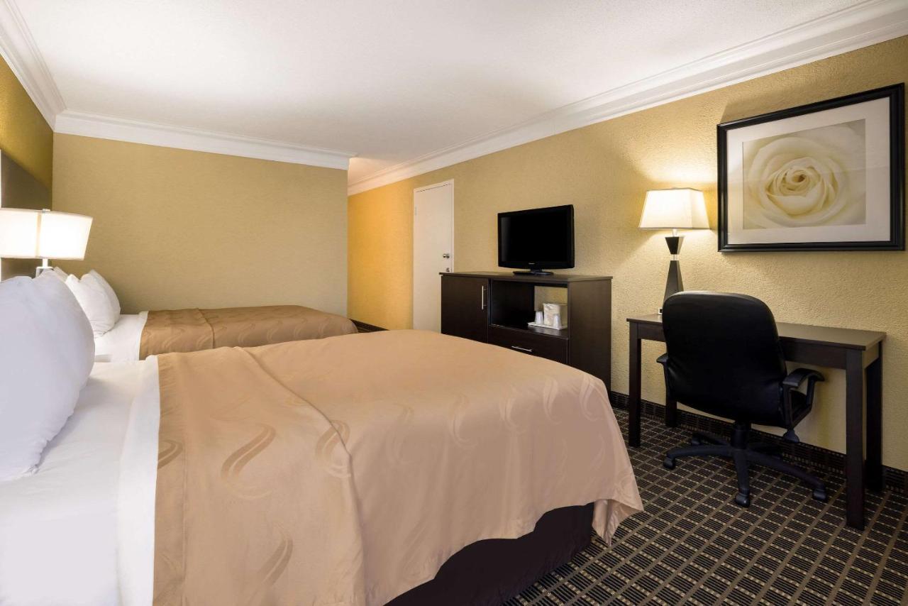 Quality Inn And Suites Fairgrounds - Syracuse Seneca Knolls Buitenkant foto