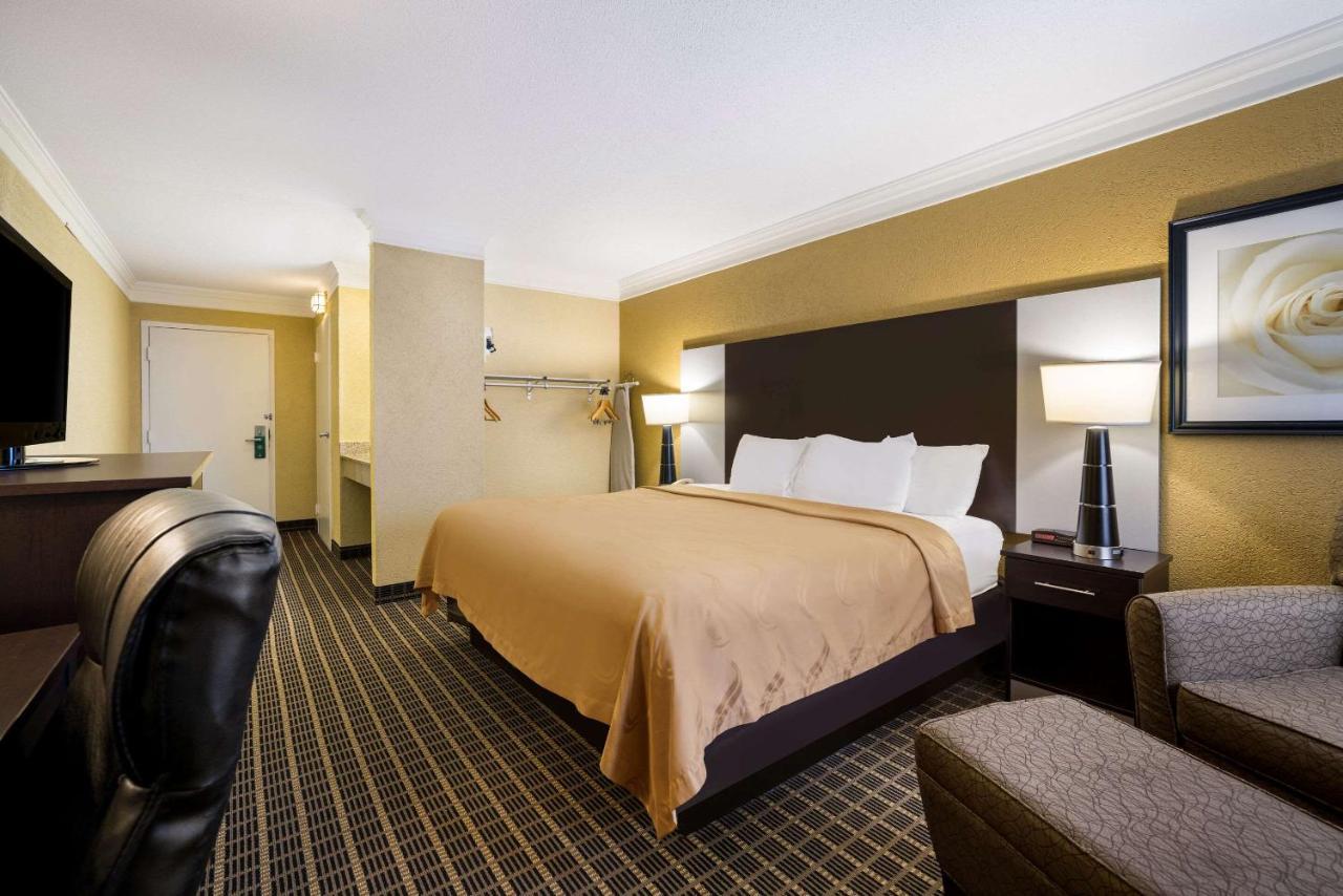Quality Inn And Suites Fairgrounds - Syracuse Seneca Knolls Buitenkant foto