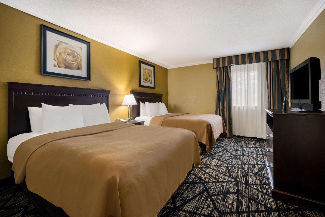 Quality Inn And Suites Fairgrounds - Syracuse Seneca Knolls Buitenkant foto