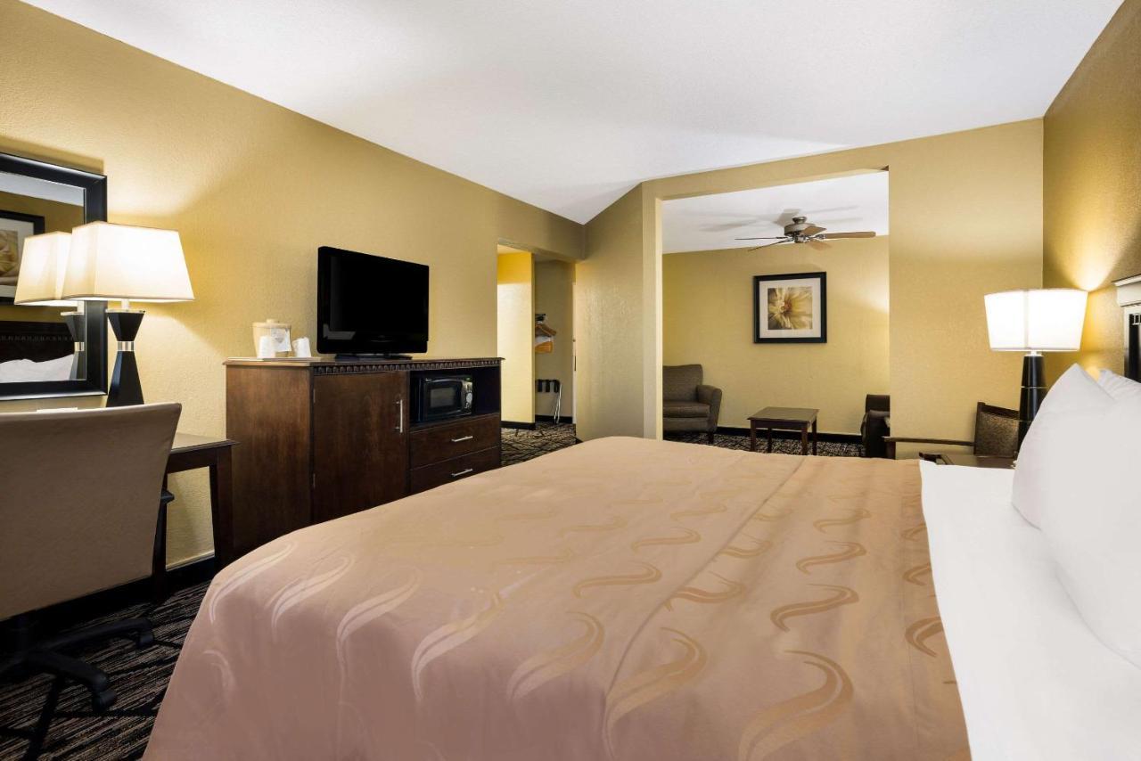 Quality Inn And Suites Fairgrounds - Syracuse Seneca Knolls Buitenkant foto