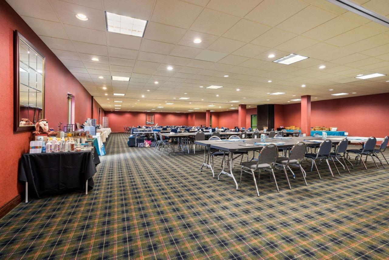 Quality Inn And Suites Fairgrounds - Syracuse Seneca Knolls Buitenkant foto